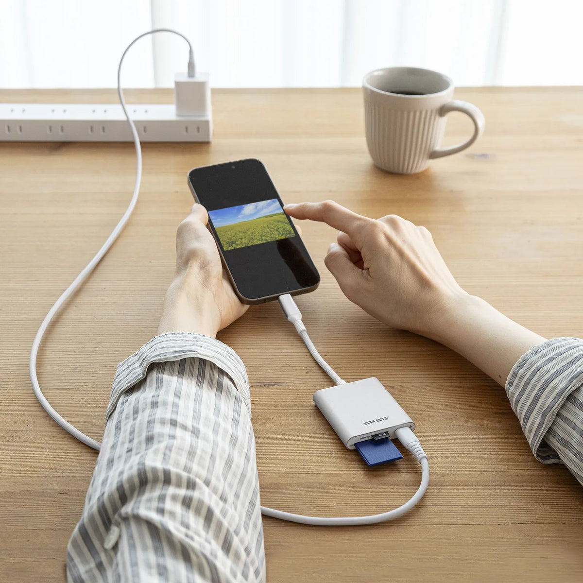 USB PD Charging Compatible Type-C Card Reader ADR-5TCSDPW