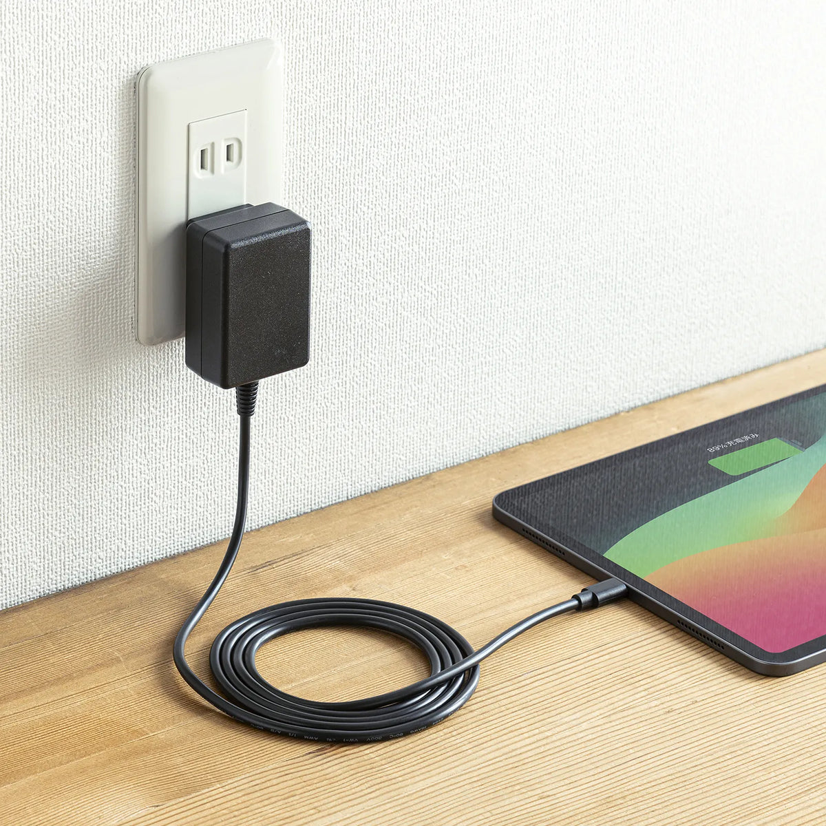 USB Type-Cケーブル一体型AC充電器（5V/3A） ACA-IP103BK