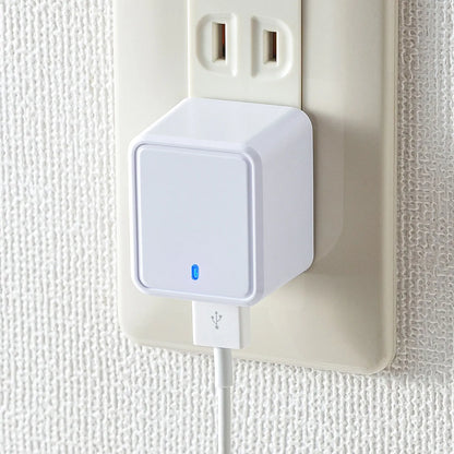 キューブ型USB充電器（2.4A・ホワイト） ACA-IP79W