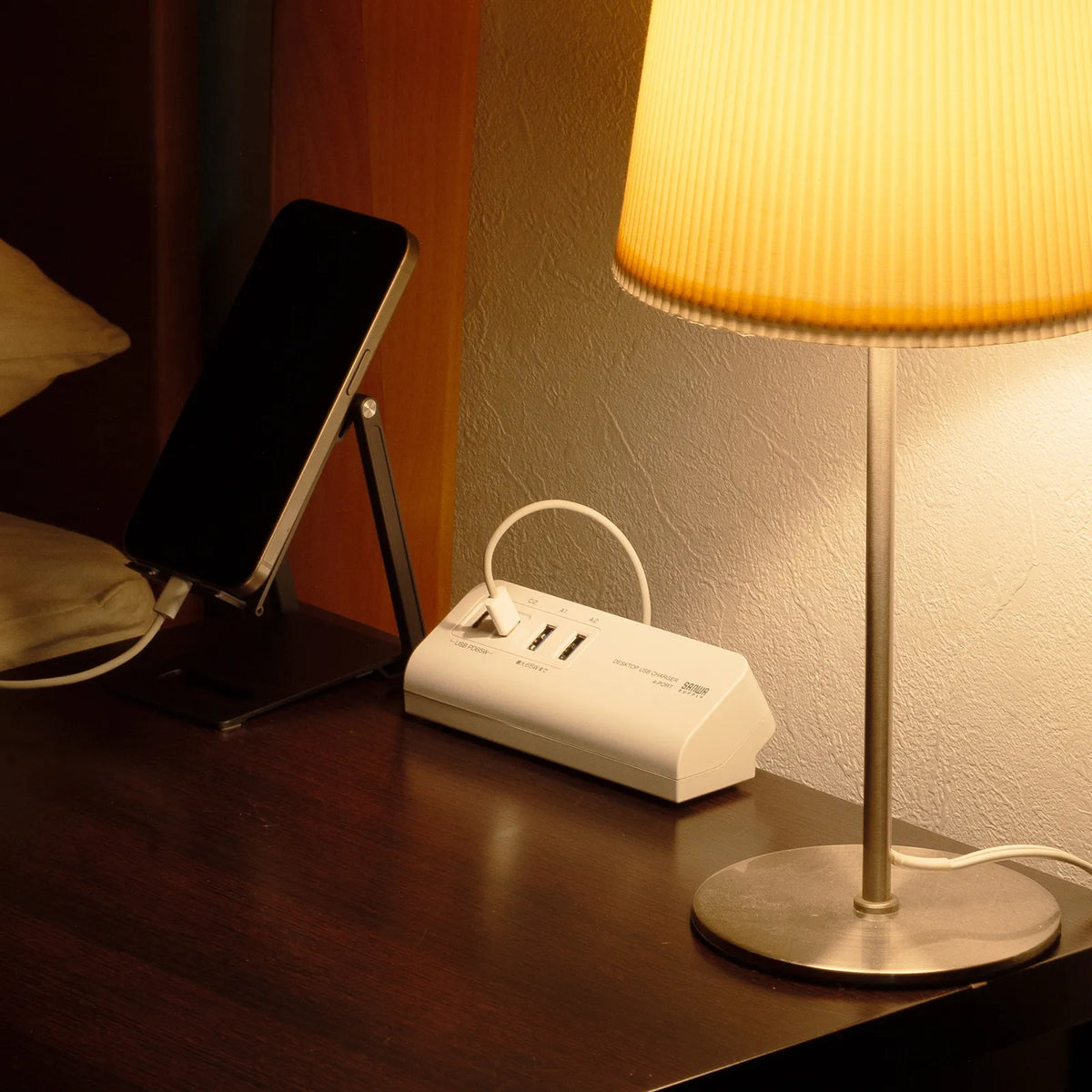 USB PD compatible clamp-type AC charger (PD65W, Cx2 + Ax2, White) ACA-PD106W