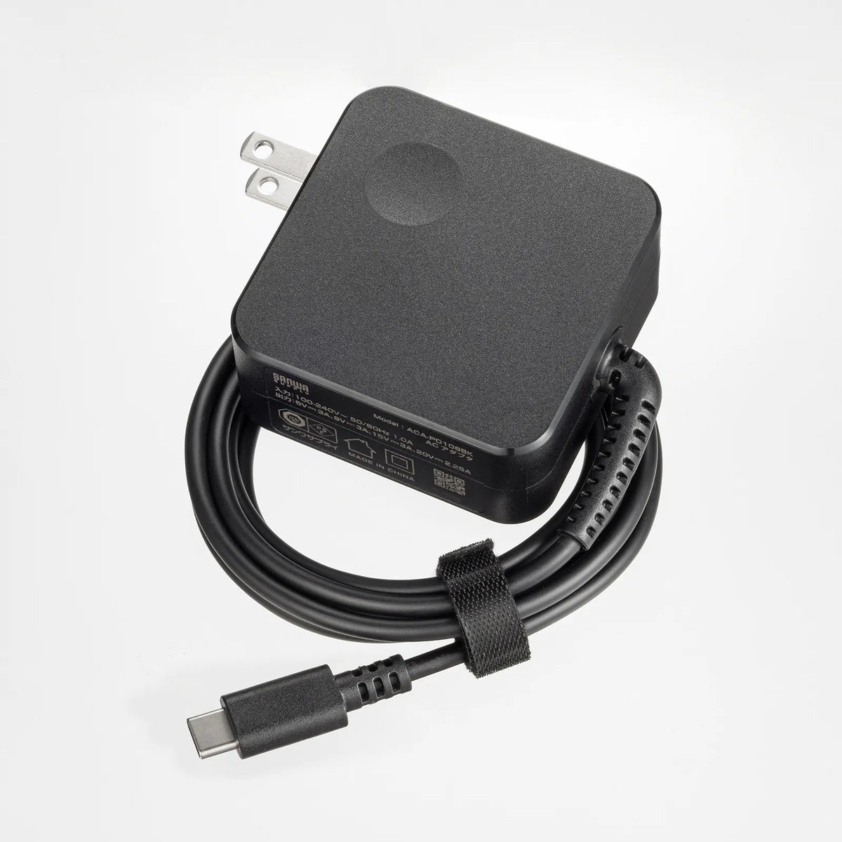 USB PD compatible AC charger (PD45W, Type-C cable integrated) ACA-PD108BK