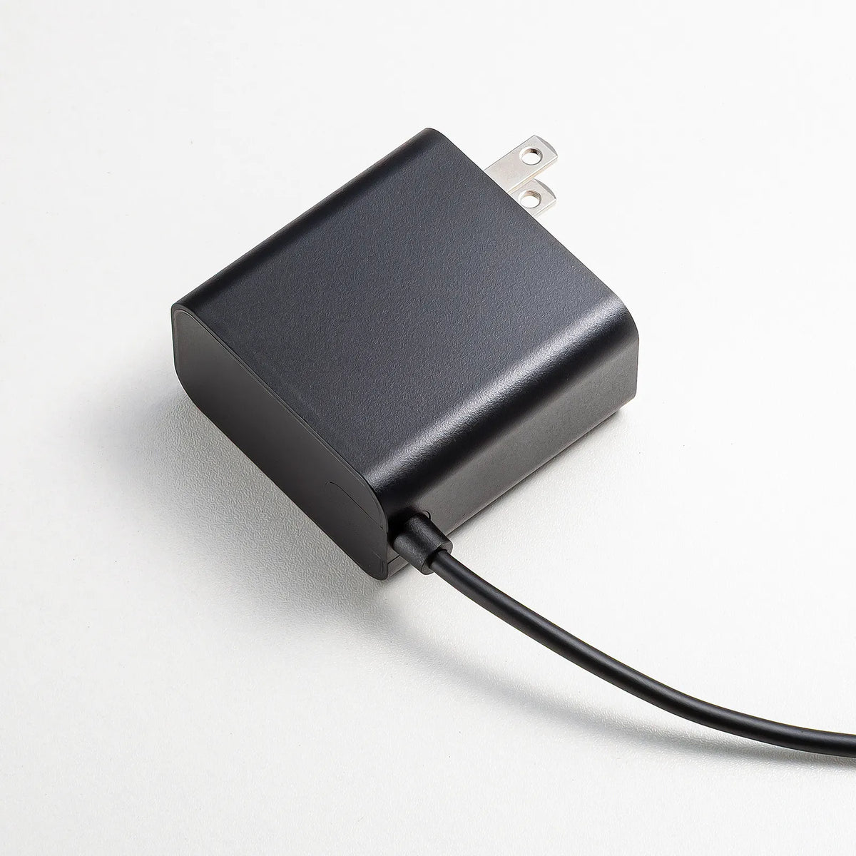 USB PD compatible AC charger (PD65W, Type-C cable integrated) ACA-PD110BK