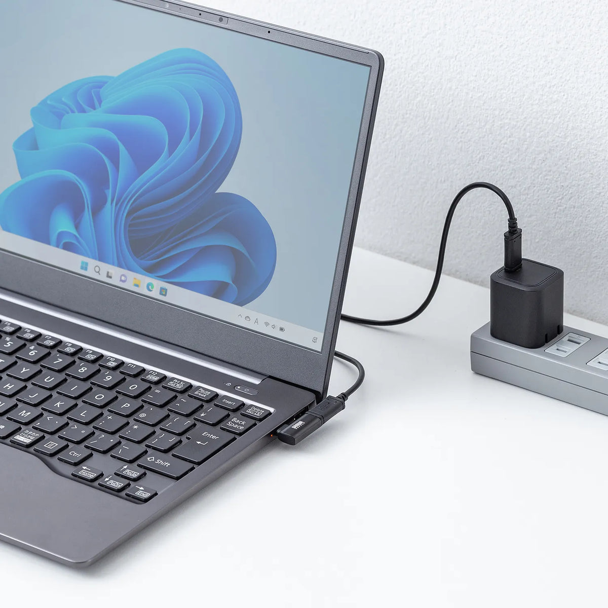 Type-C Conversion Adapter (C to C, L-shaped side insertion, 40Gbps, 240W) AD-USB35CCFLY
