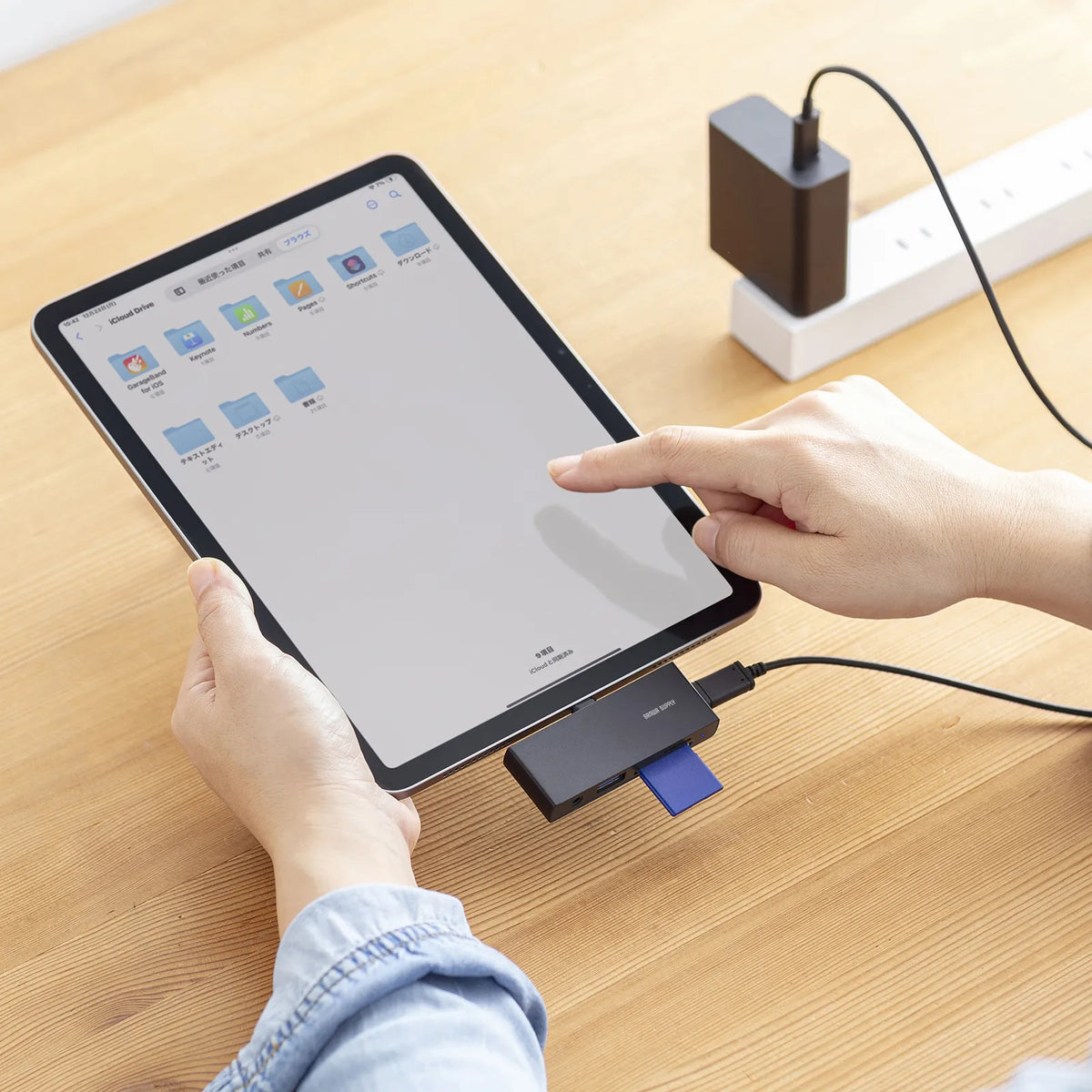USB 5Gbps Type-C Card Reader (with 2 USB ports) ADR-5TCSDP3BK