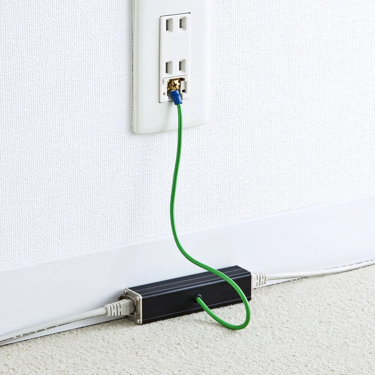 Lightning surge protector (Gigabit compatible) ADT-NF5EN