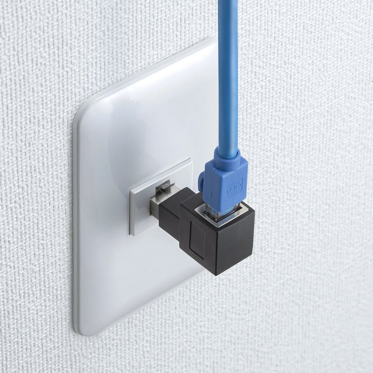 RJ-45L型変換アダプタ(上出し カテゴリ6A STP) ADT-RJ6A-LU