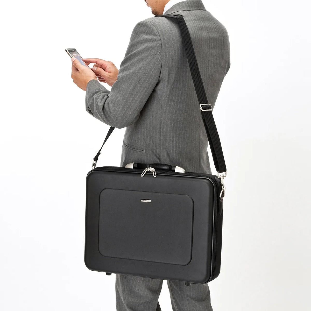 セミハードＰＣケース BAG-EVA7BKN