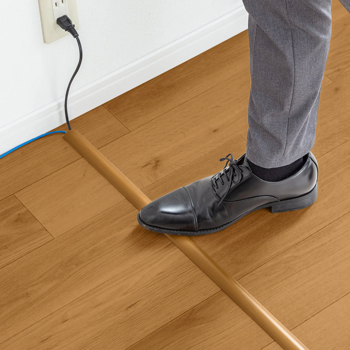 Floor cable molding (30mm width, 1m length, light wood grain) CA-R30LM