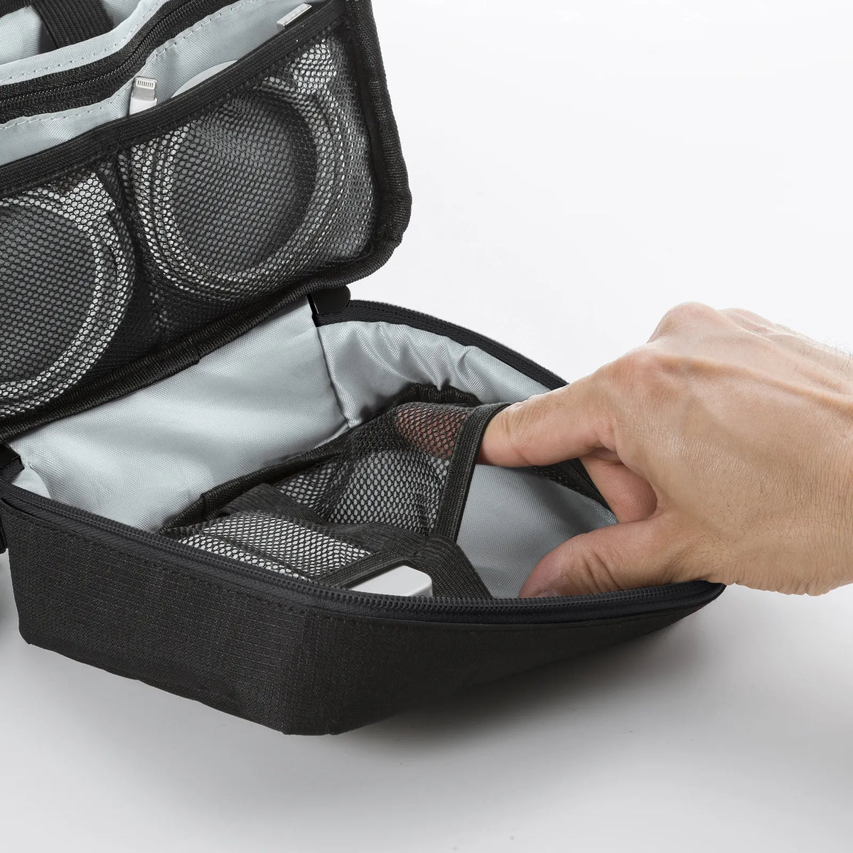 Travel accessory pouch IN-AD11BK