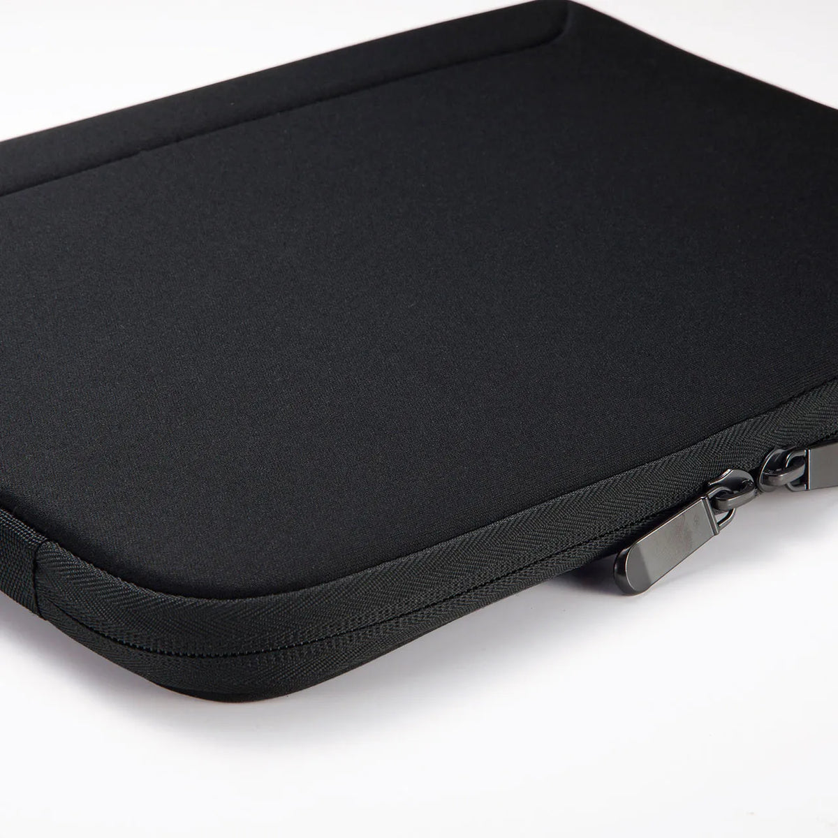 Shock-absorbing inner case for MacBook IN-MACFA13BK
