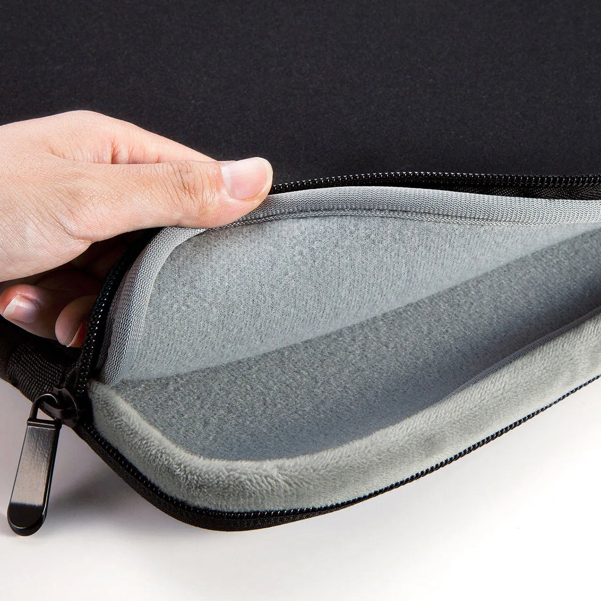 Shock-absorbing inner case for MacBook IN-MACFA13BK