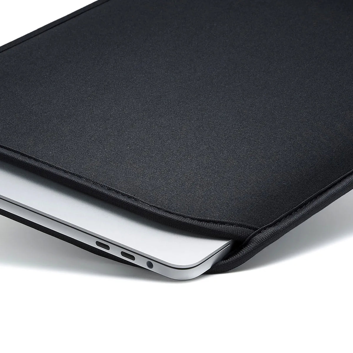 MacBook Protective Case (13-inch) IN-MACPR13BK
