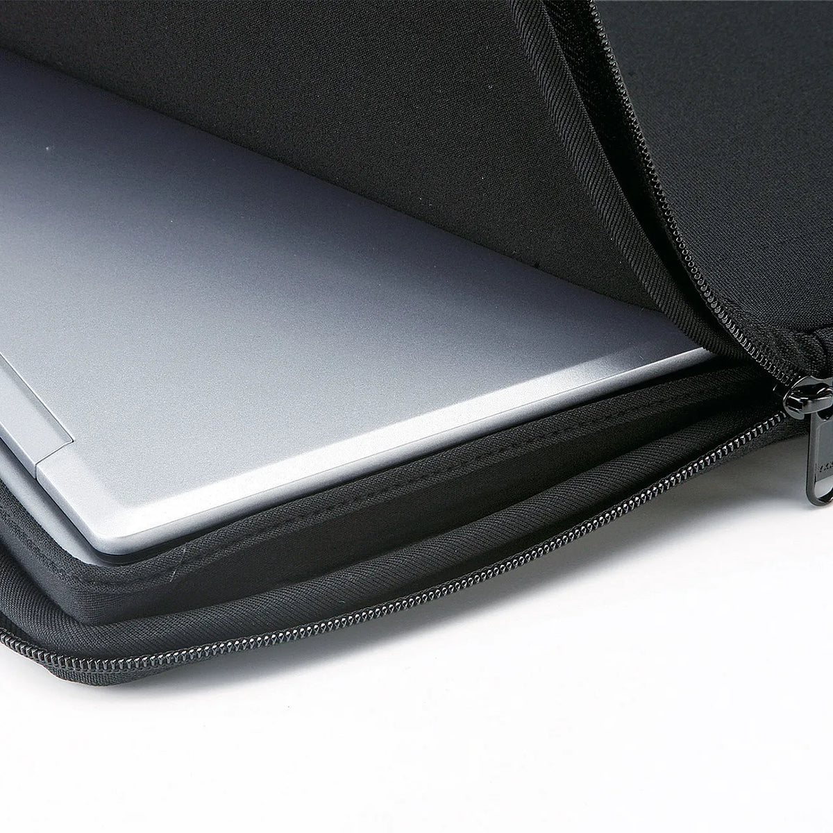 Pocketed inner case (11.6-inch widescreen) IN-WETP11BK