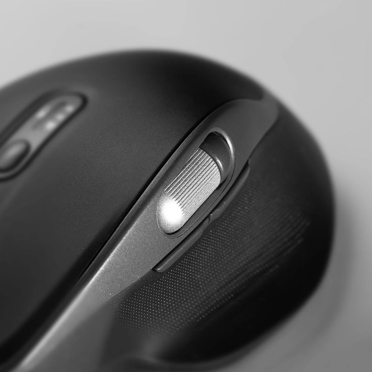Bluetooth Wireless Mouse (with high-speed scroll, tilt wheel, and side wheel) MA-WBIRS635BK