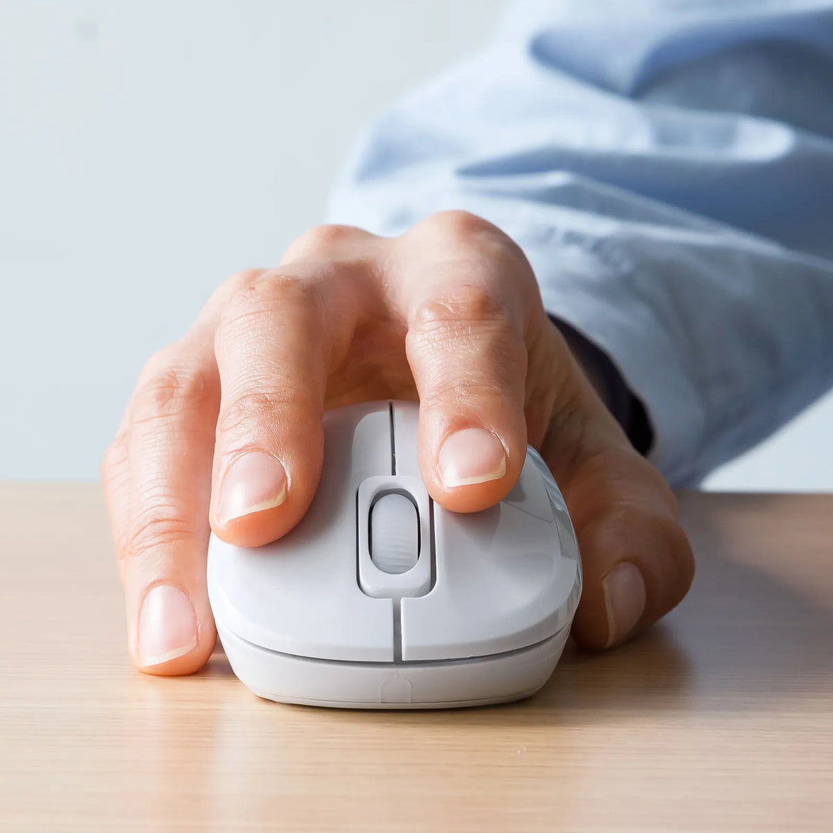 Antibacterial, silent wireless blue LED mouse MA-WBSK315W