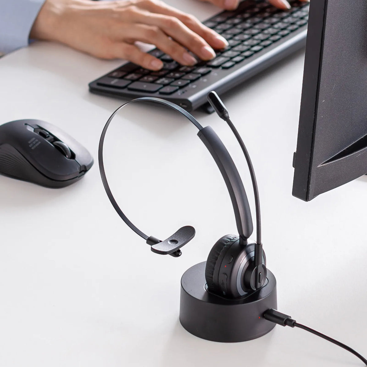 Bluetooth headset (noise cancellation function, with charging cradle) MM-BTMH66BK