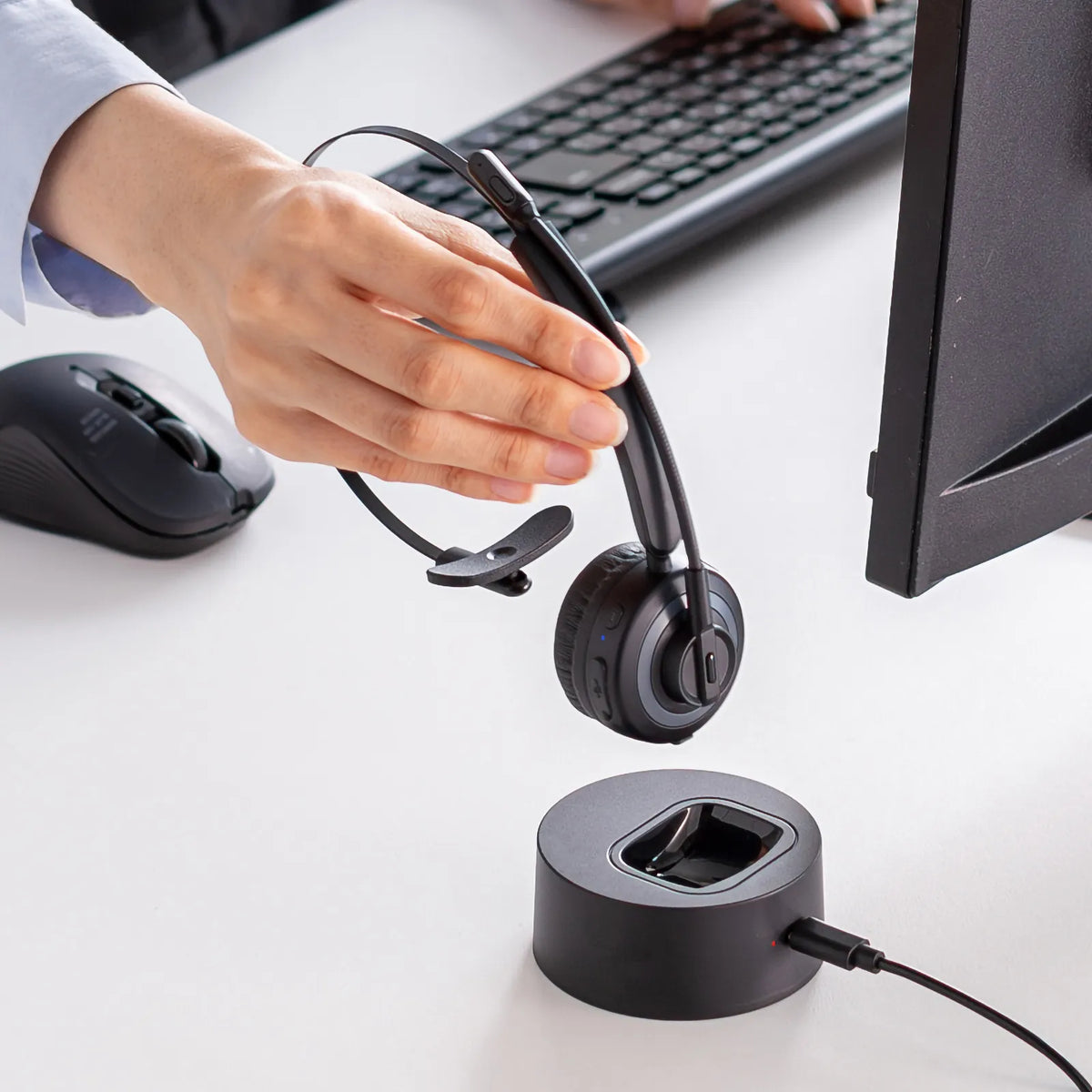 Bluetooth headset (noise cancellation function, with charging cradle) MM-BTMH66BK