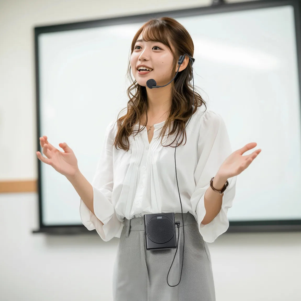 Hands-free megaphone speaker MM-SPAMP19
