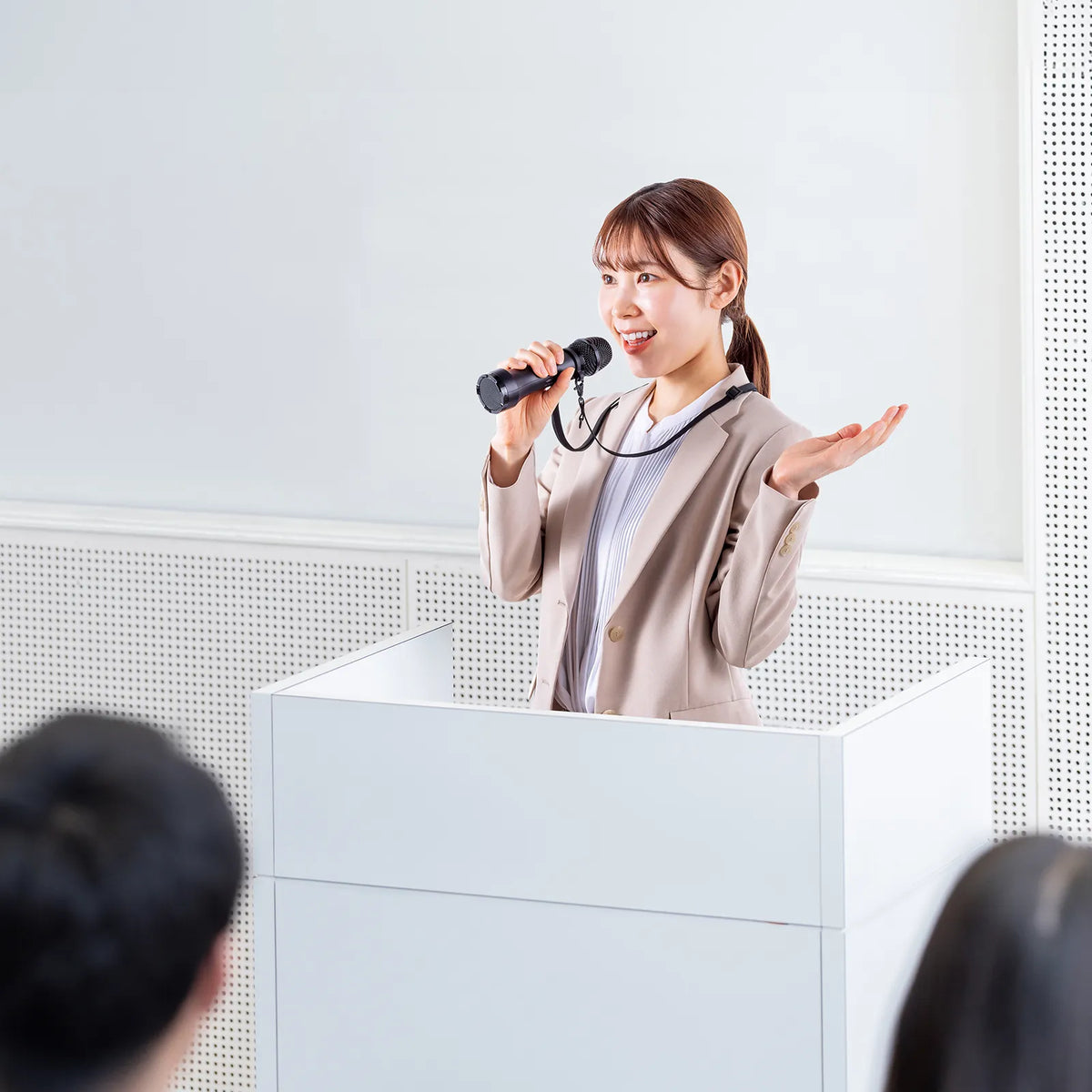 Handheld microphone type portable loudspeaker speaker (Bluetooth compatible, 15W output) MM-SPAMP20