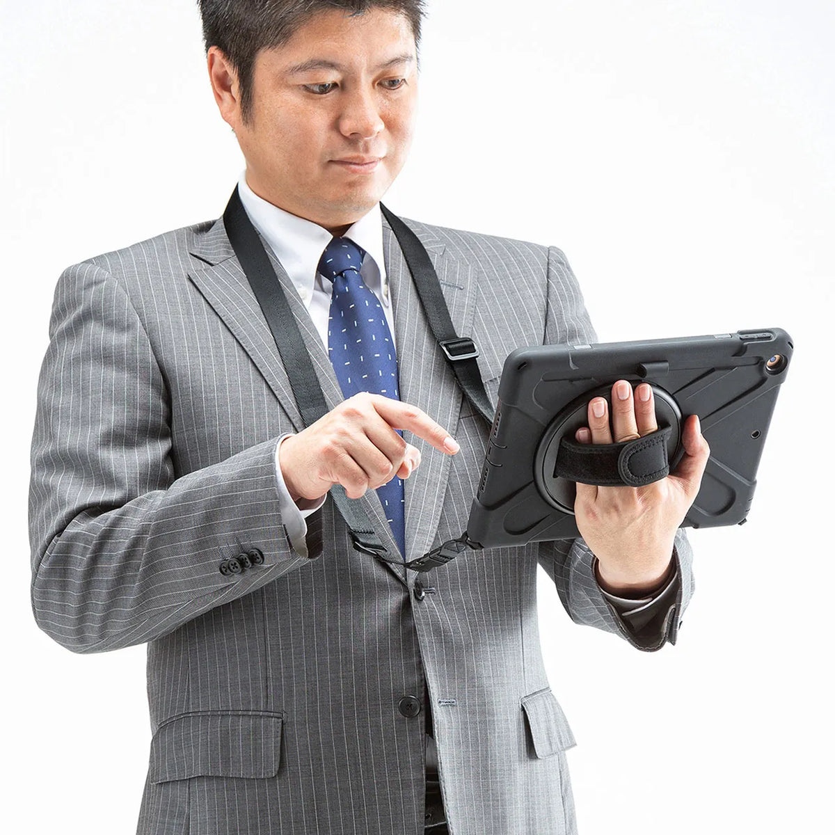 iPad 10.2インチ 耐衝撃ケース（ハンドル、スタンド、ショルダーベルト付き） PDA-IPAD1617BK
