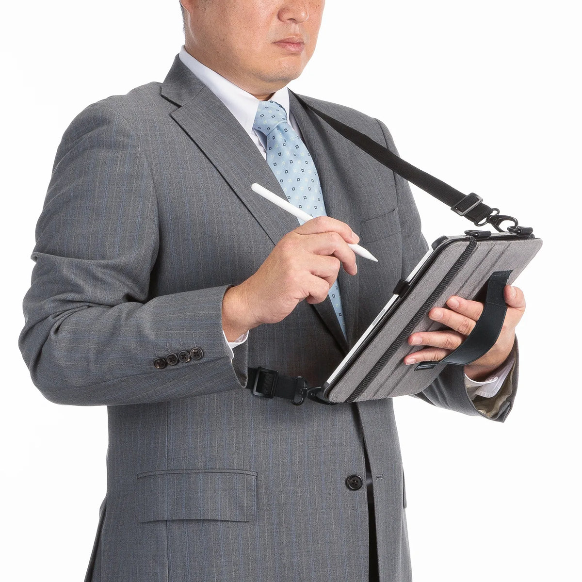 iPad Pro 11インチ（M4/2024）用スタンド・ベルト付きケース PDA-IPAD1712BK2