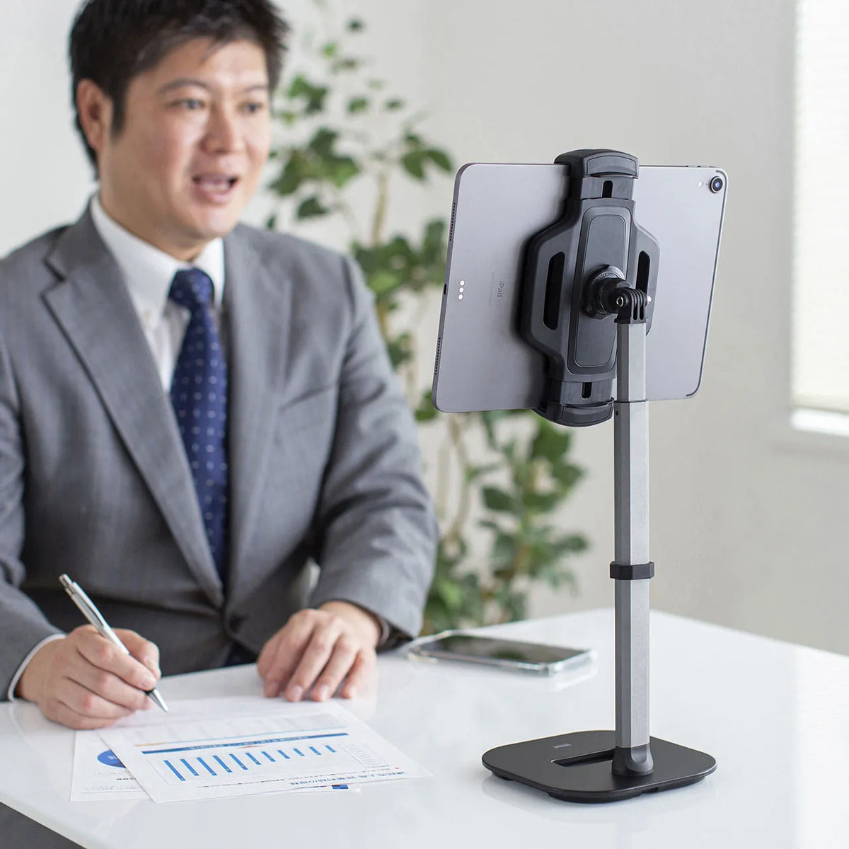 Tablet Extendable Arm Stand (Height Adjustable Type) PDA-STN39BK