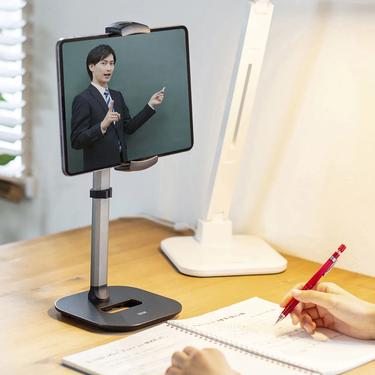 Tablet Extendable Arm Stand (Height Adjustable Type) PDA-STN39BK