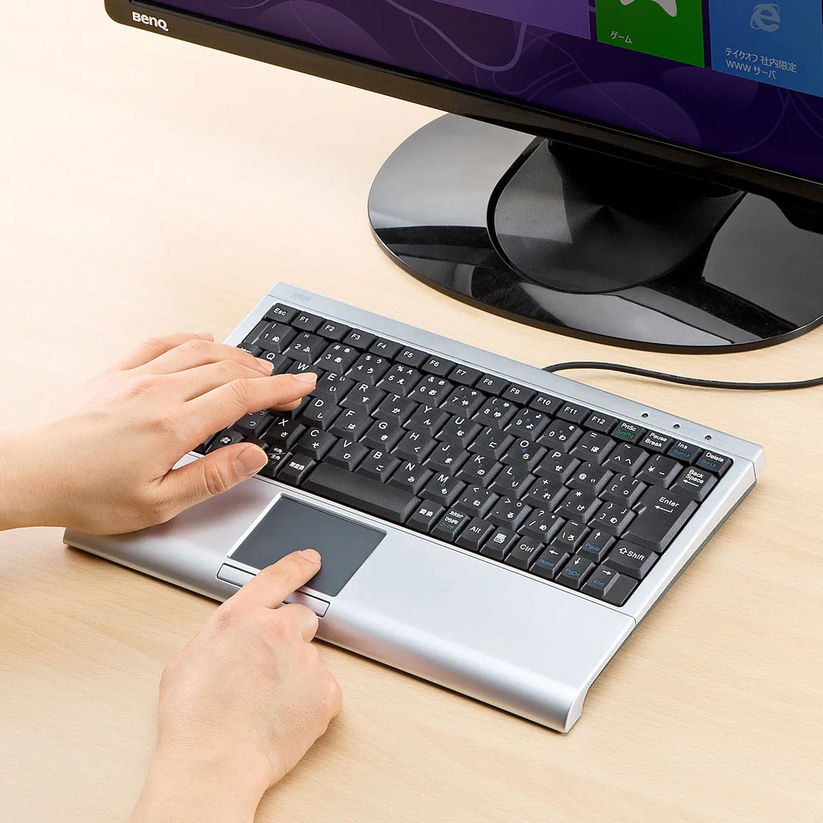 Keyboard with touchpad SKB-TP01SVN
