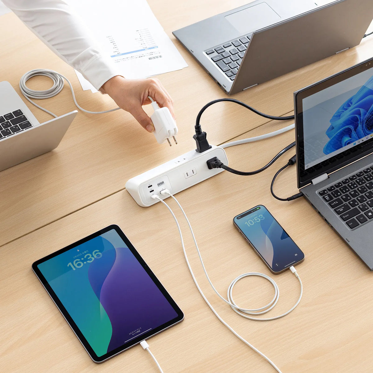 Clamp-type power strip (4 AC outlets + 3 USB-C + 1 USB-A, PD 65W, White) TAP-B114UC-2W