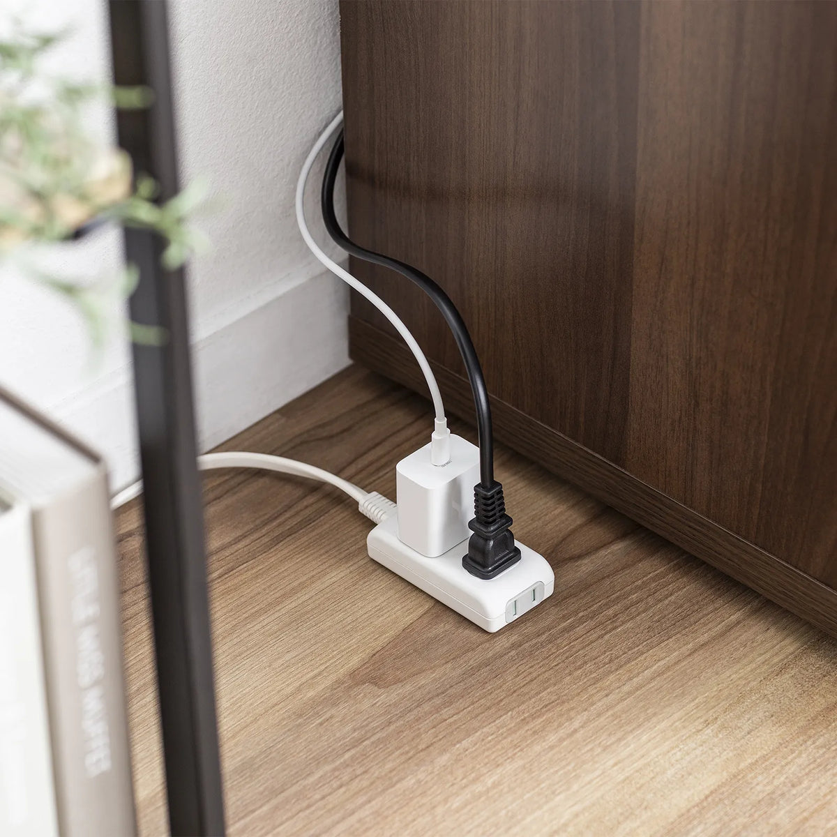 Plus 1 outlet convenient power strip TAP-B9-2K