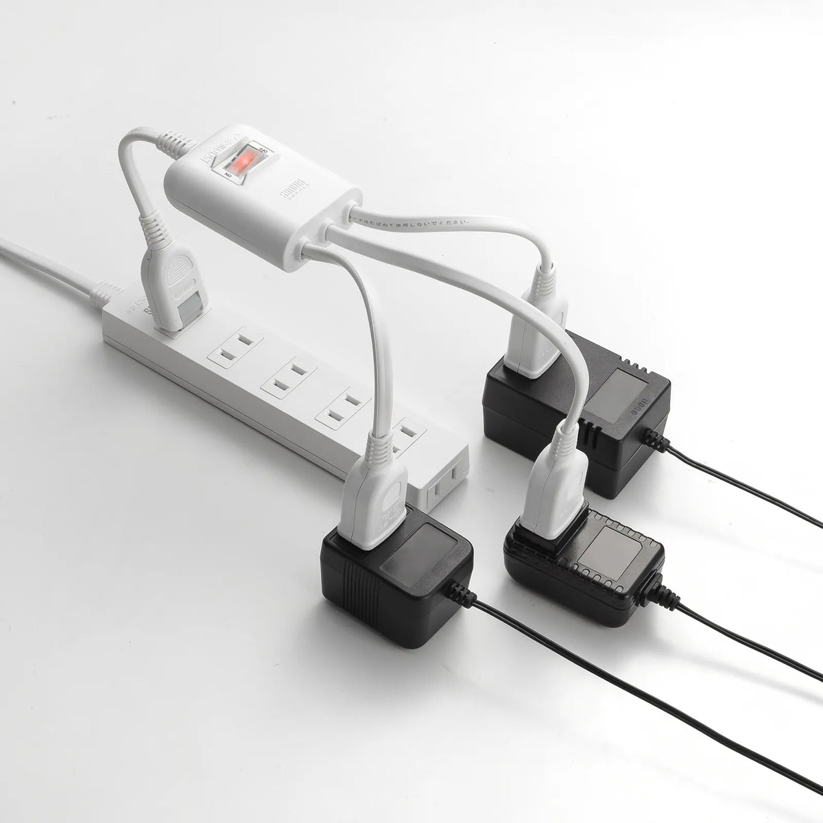 Power extension cord with centralized switch TAP-EX3SWW