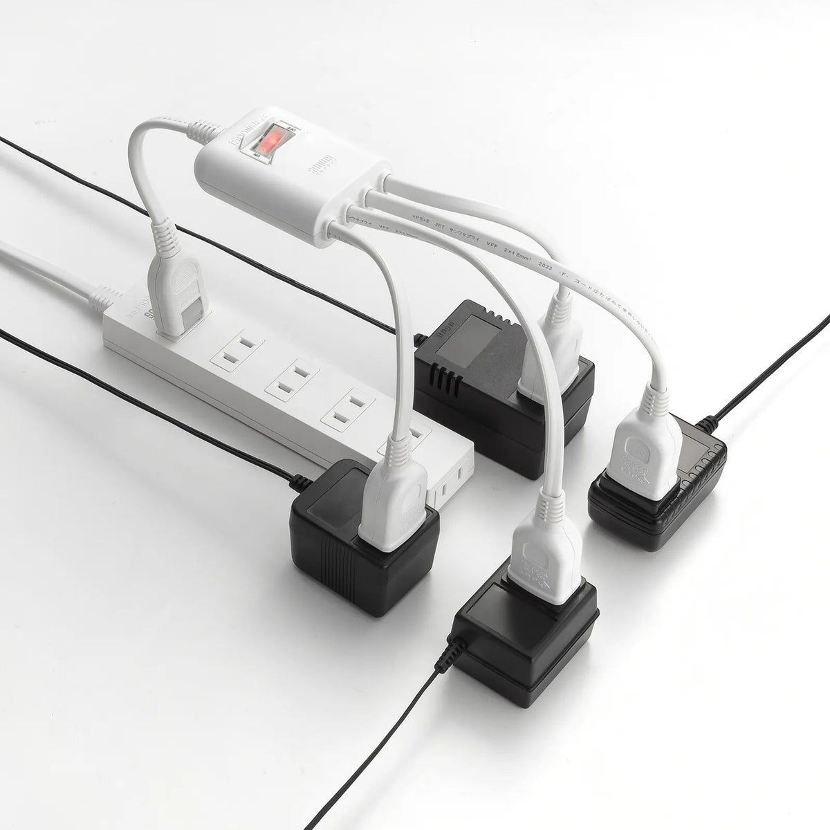 Power extension cord with centralized switch TAP-EX4SWW