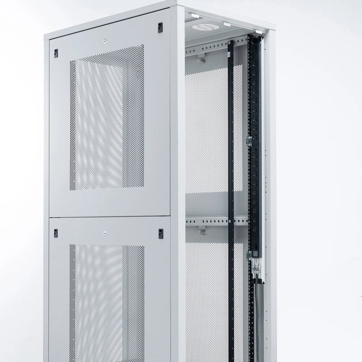 TAP-SVSET - Dedicated mounting bracket for 19-inch server rack outlets