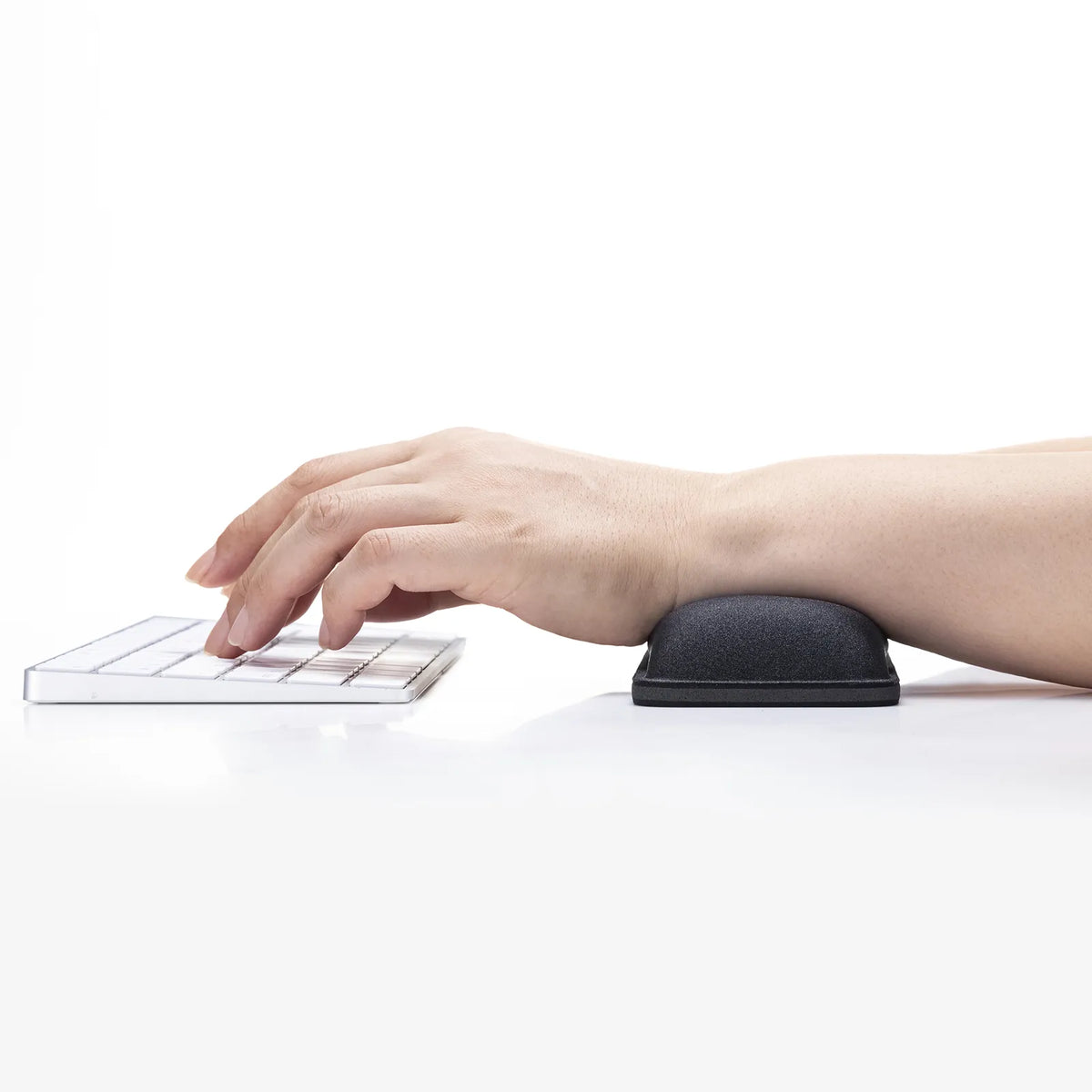 Low-rebound wrist rest (antibacterial) TOK-MU6BK-L