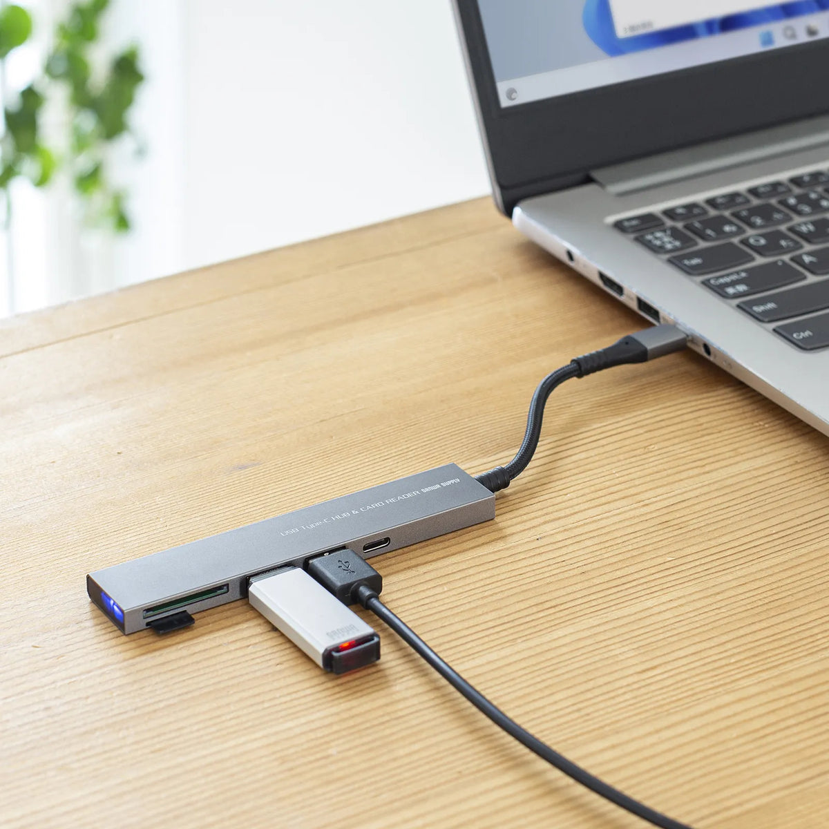 USB 5Gbps 3-Port Slim Hub (with Card Reader) USB-3TCHC21MS