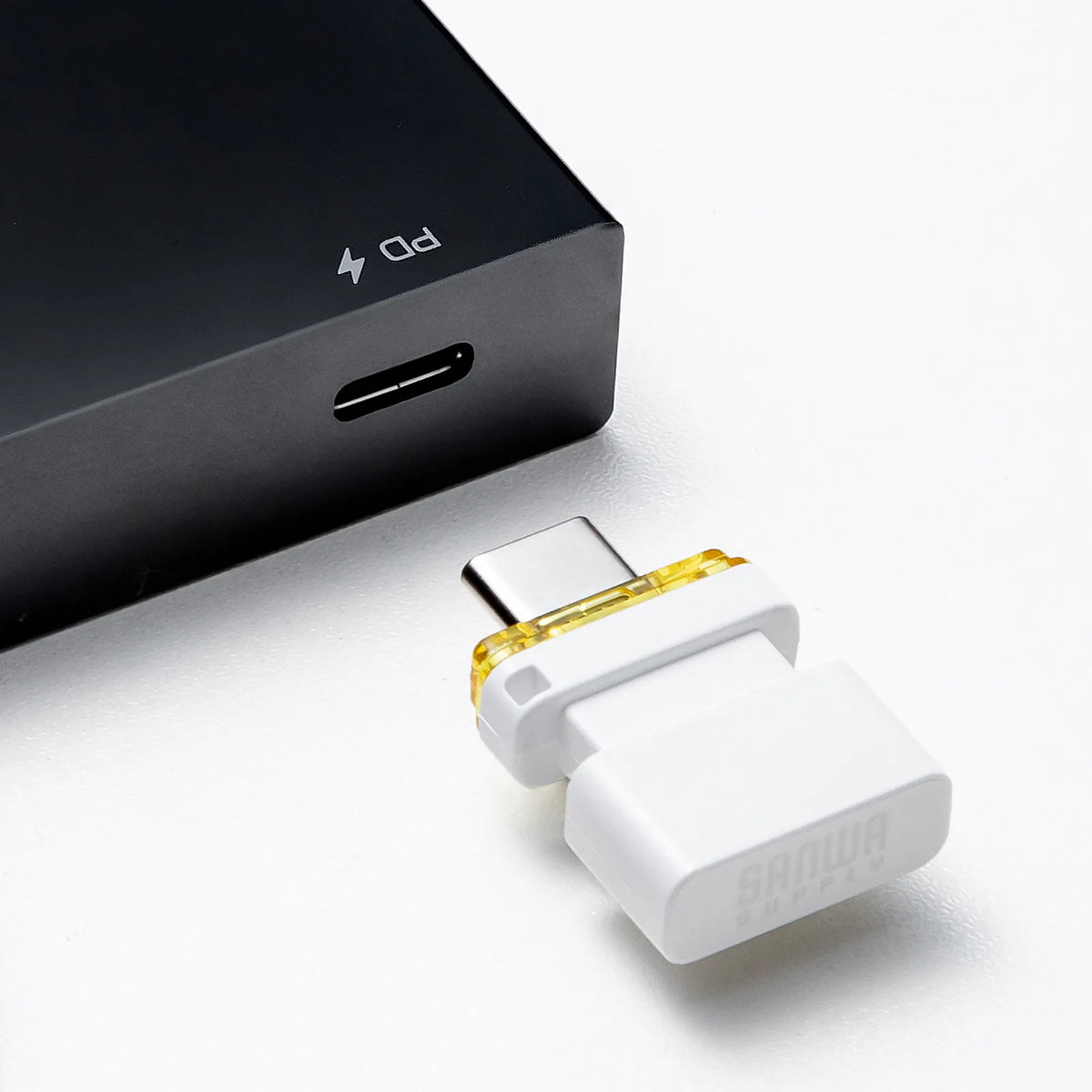 VGA付USB Type-Cハブ USB-3TCV1BK