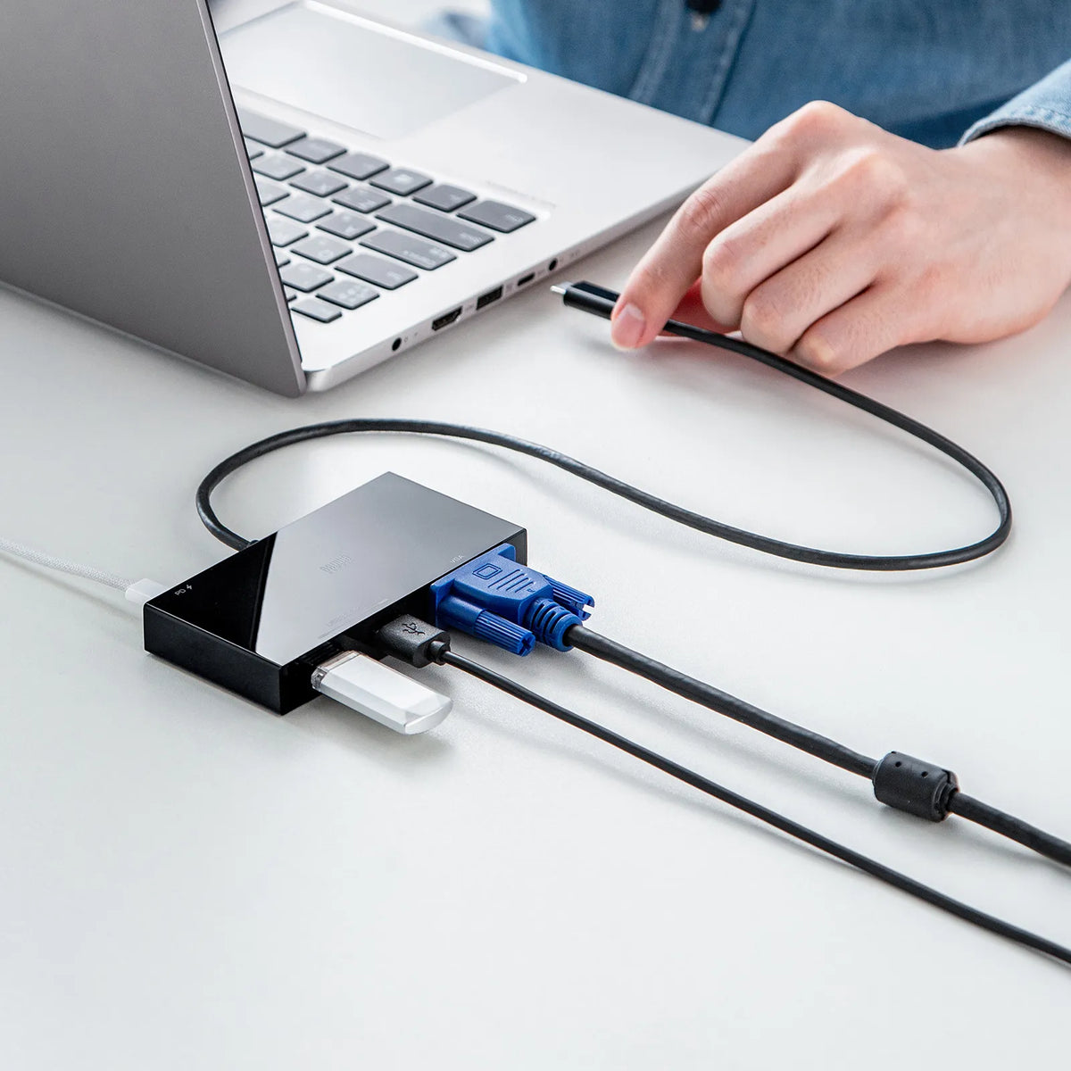 VGA付USB Type-Cハブ USB-3TCV1BK