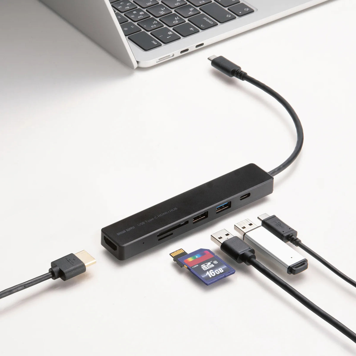 USB Type-C docking hub with HDMI port USB-5TCHC26BK