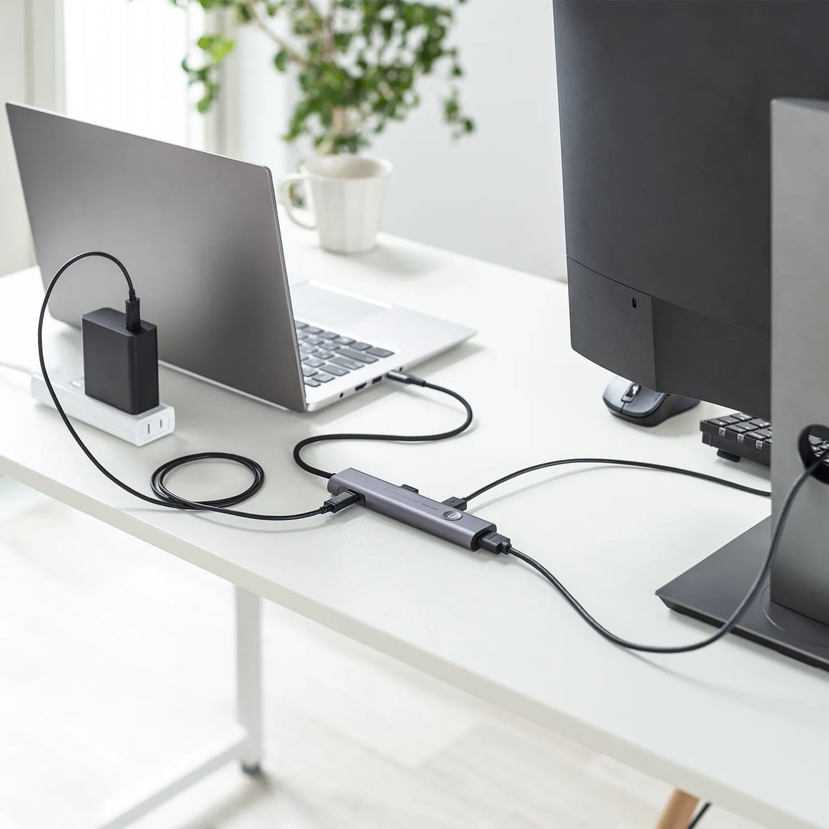 USB Type-C Hub with HDMI Port USB-5TCHP18GM