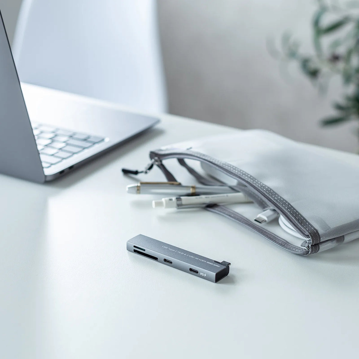 USB 5Gbps 2-Port Slim Hub (with Card Reader) USB-5TCPC31GM