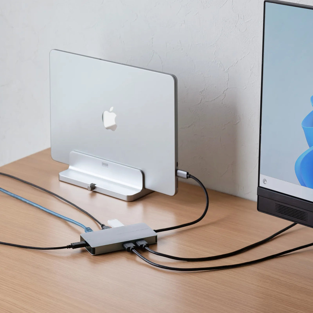 USB Type-C Docking Station USB-DKM8S